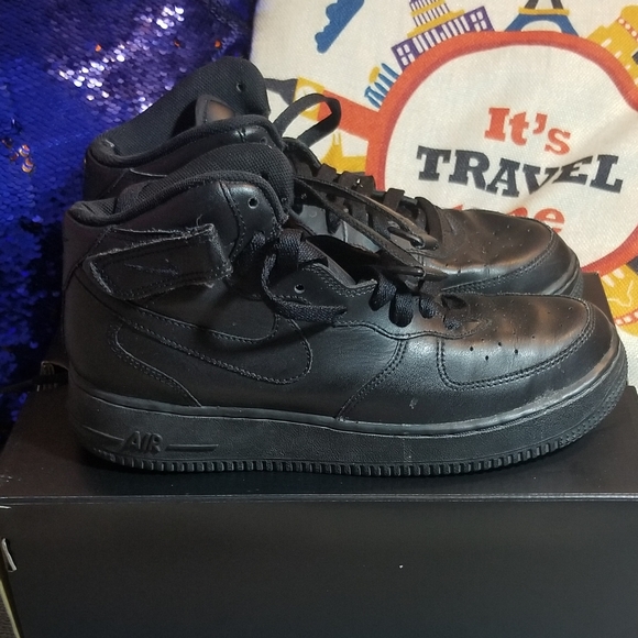 Nike Other - Black air force One's size 6.5y